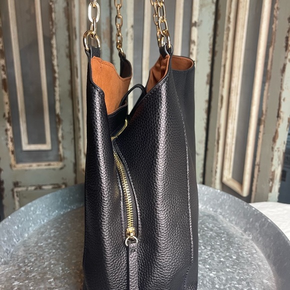 Seven Days Vegan Black Leather Shoulder Bag with Gold Chain - Picture 2 of 14